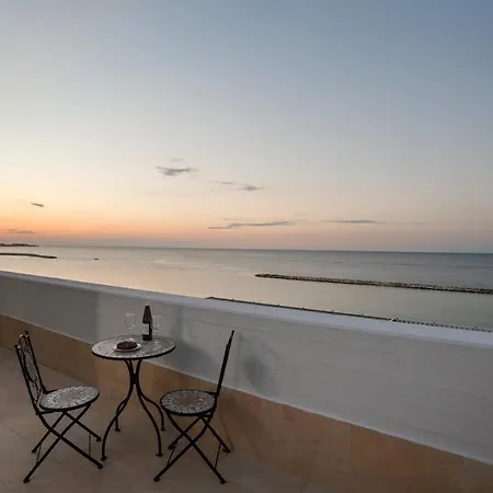 Tramonto Sul Mare Bari Apartment Near The Airport Exterior photo